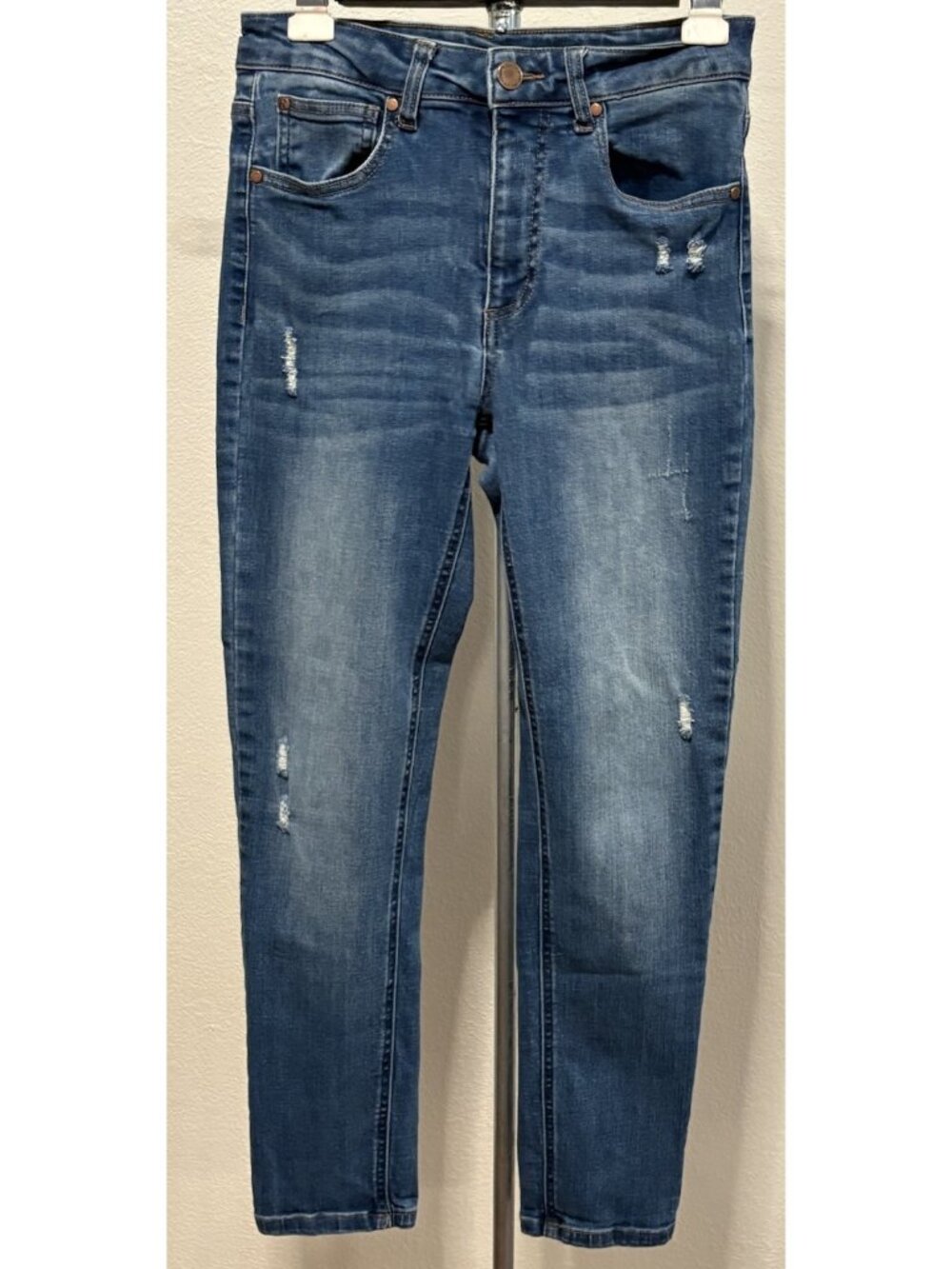 Risen Los Angeles Denim Womens Jeans Size 5/ 27 (measured 26X27” MidRise